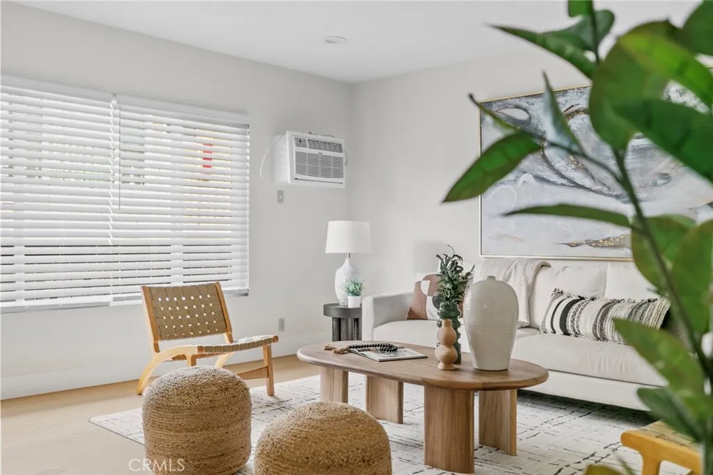 587 South St 18, Glendale, California 91202 home-pic-5